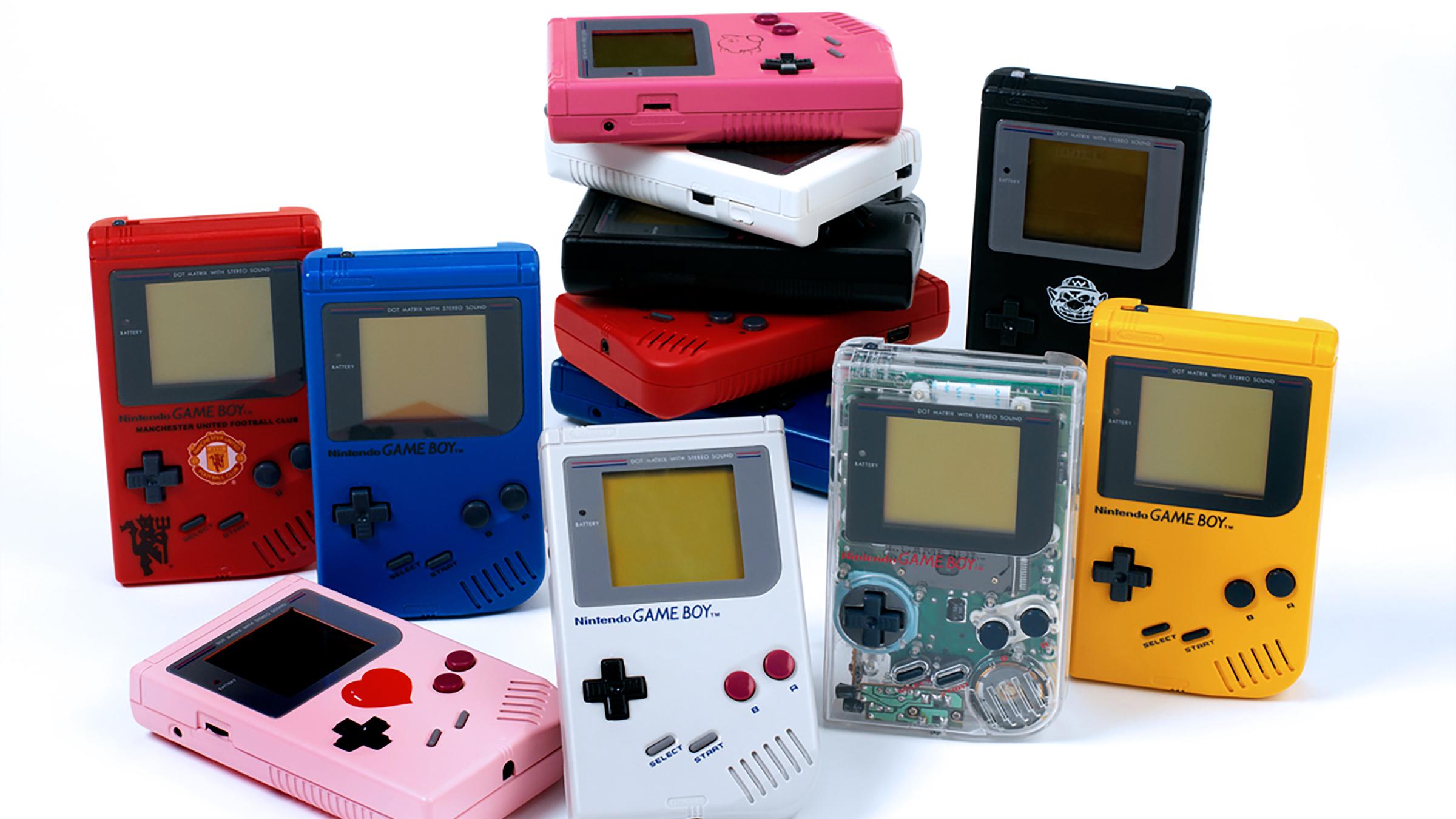 Hier ein Gruppenbild der Game Boy Classic-Familie, dessen Modelle nur ganz behutsam verbessert wurden. 