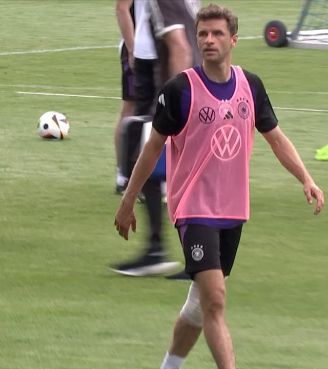 Nationalmannschaft trainiert vor Fans
