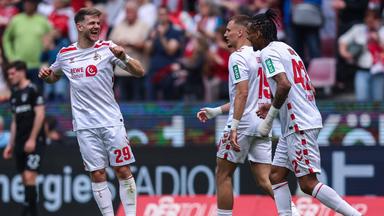 Torjubel zum 3:1 durch Damion Downs (1. FC Köln).