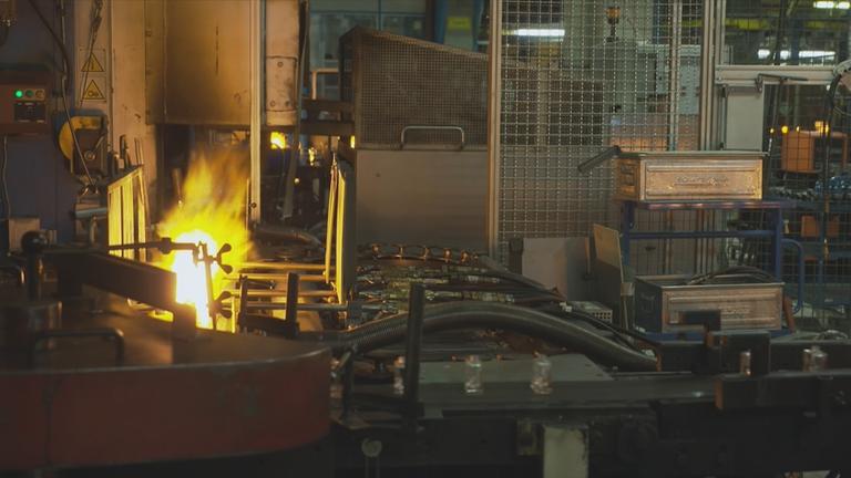 Auf dem Bild sind Rohre eines Lagers zu sehen.