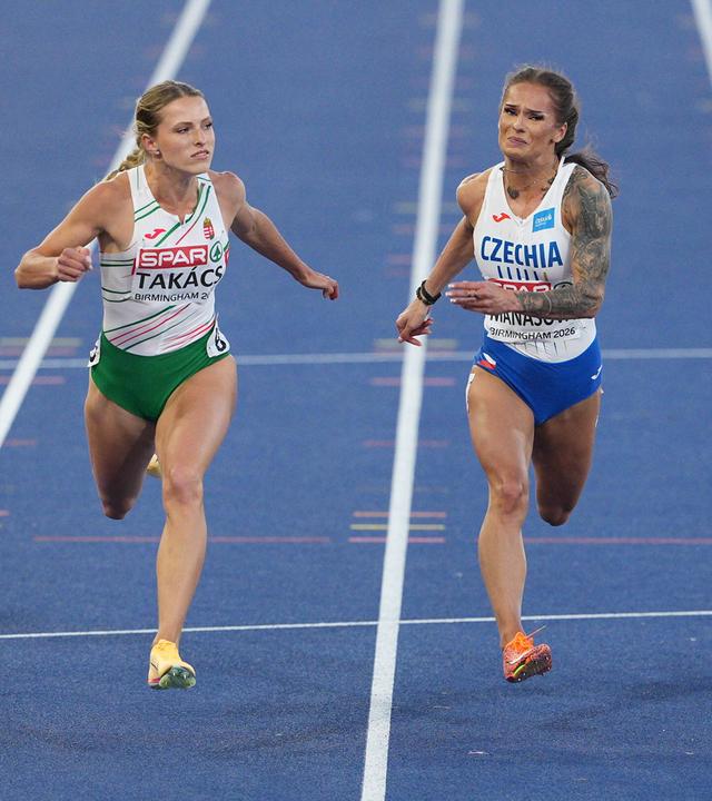Boglárka Takács, Karolina Manasová und Delphine Nkansa im 100-Meter-Halbfinale der Frauen.
