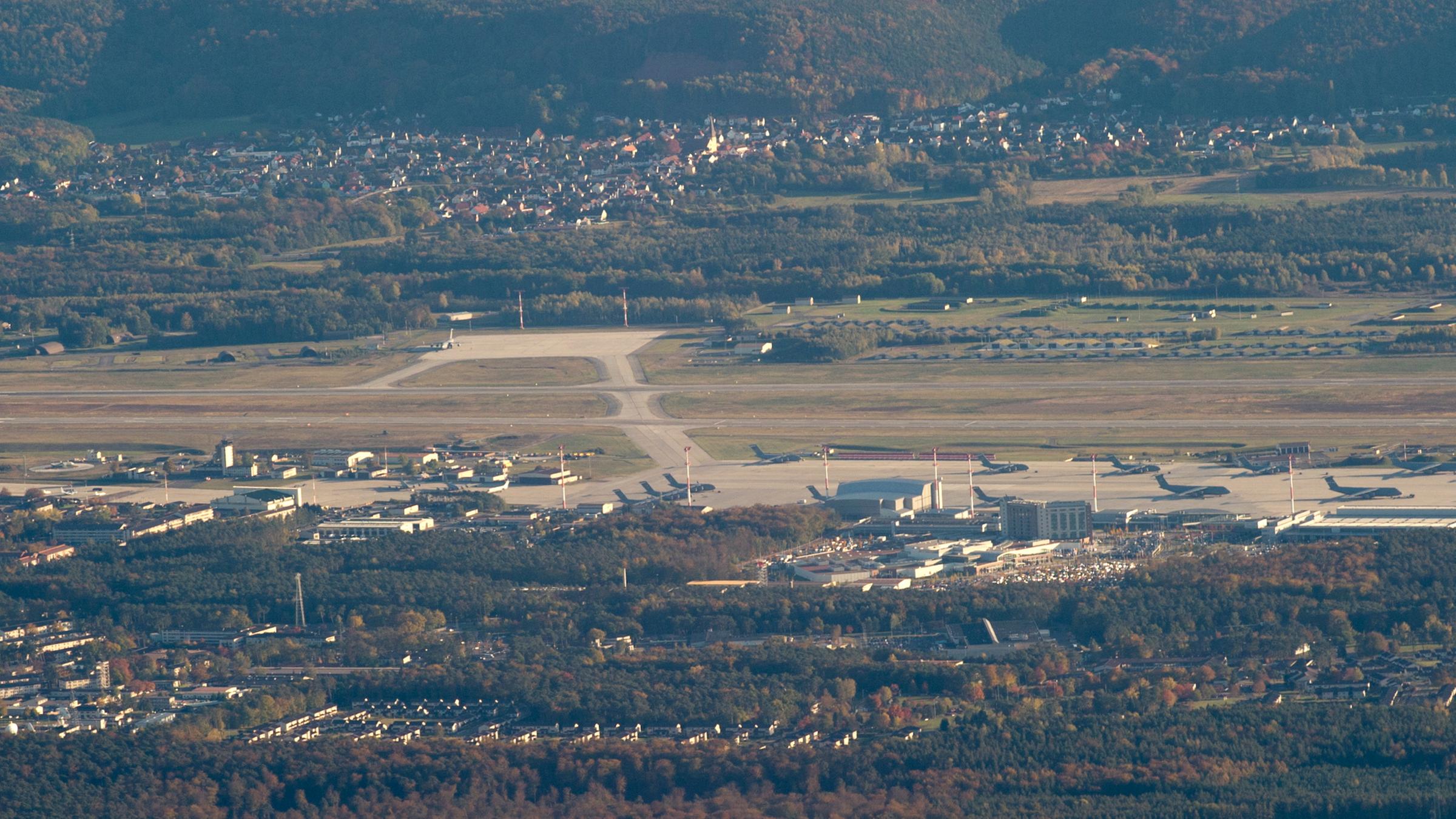luftaufnahme der us-airbase in ramstein