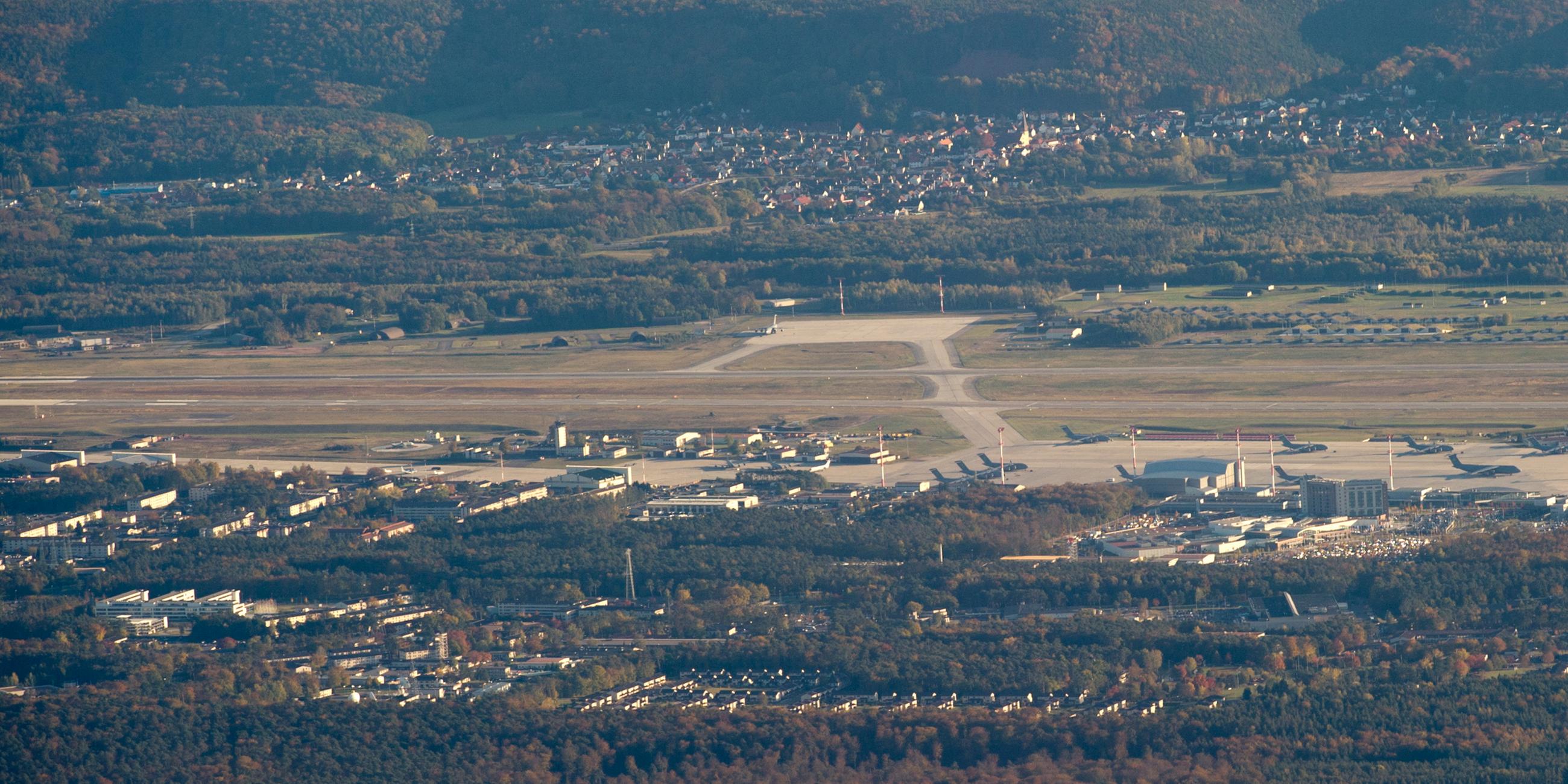 luftaufnahme der us-airbase in ramstein