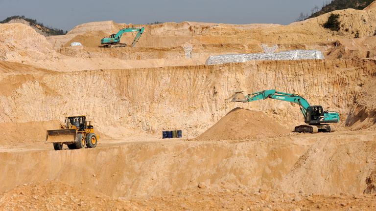 mine fuer seltene erden in china