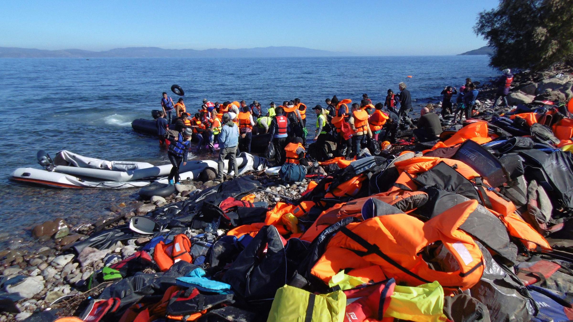 ankunft von fluechtlingen auf lesbos