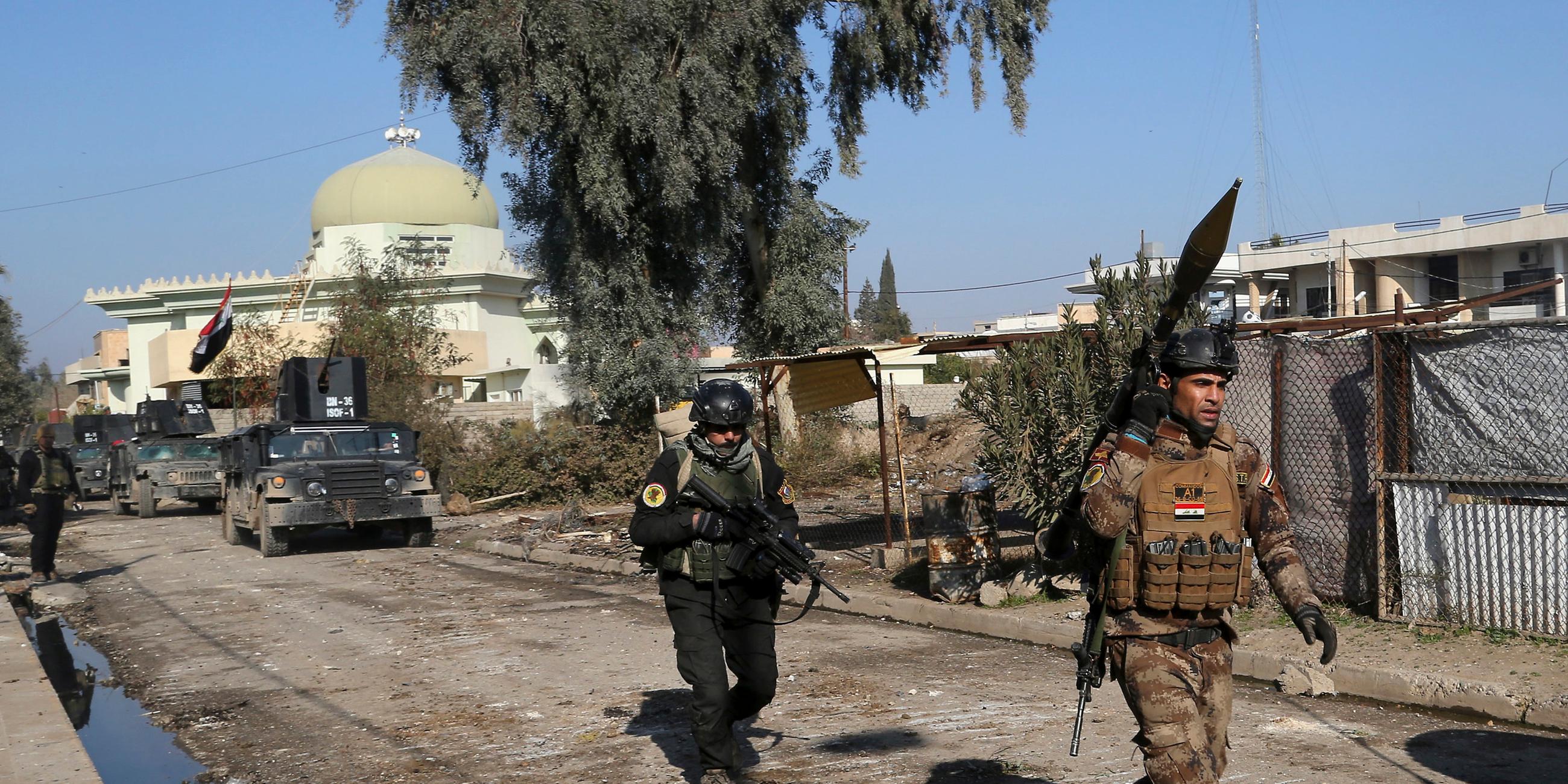 Irakische Soldaten kämpfen in Mossul
