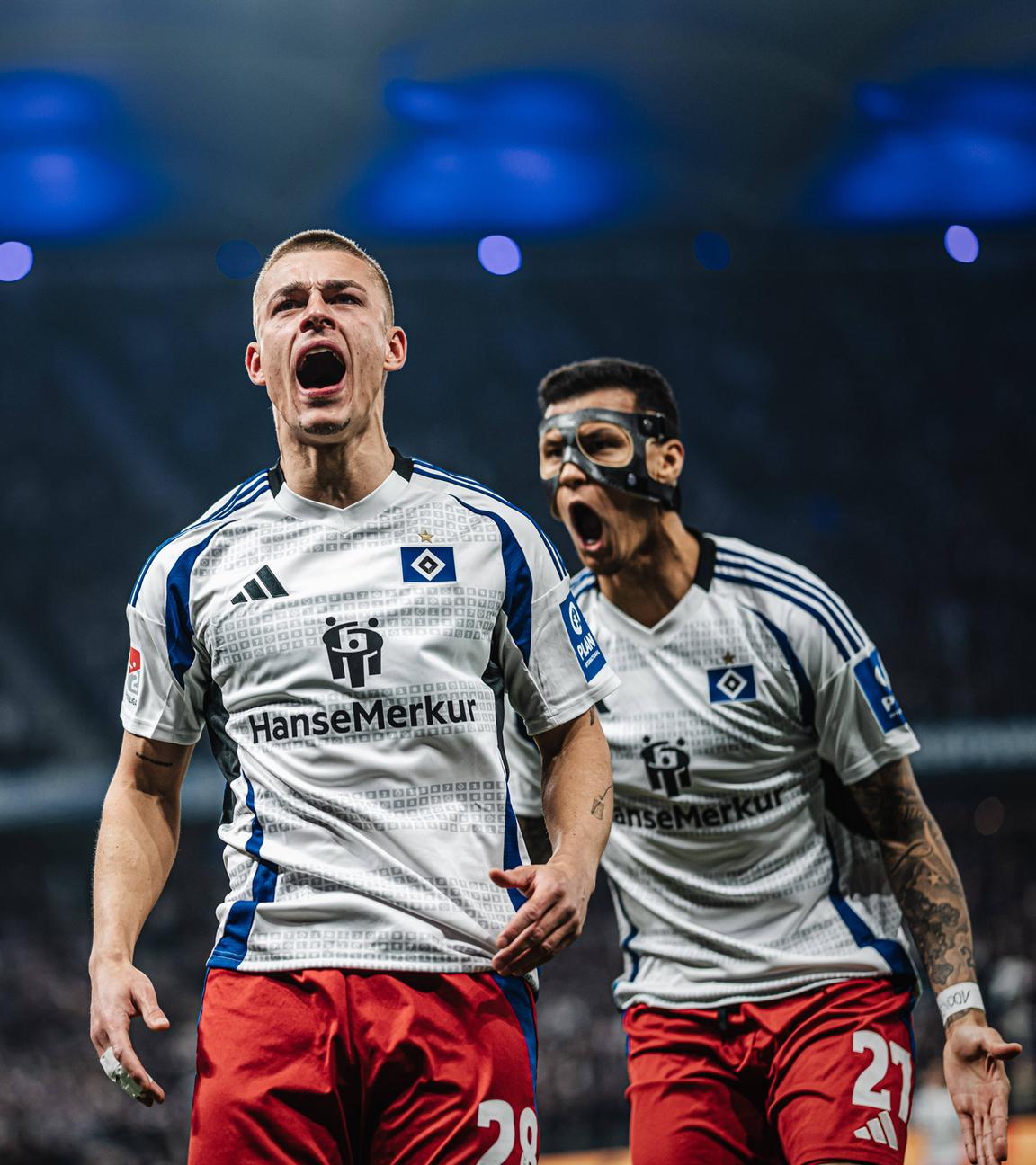 Hamburgs Miro Muheim jubelt nach seinem Tor gegen Fortuna Düsseldorf.