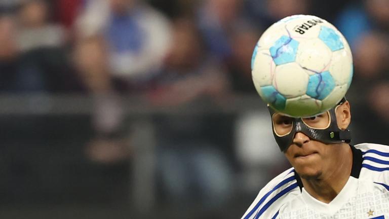 Hamburgs Davie Selke in Aktion beim Spiel gegen Elversberg.