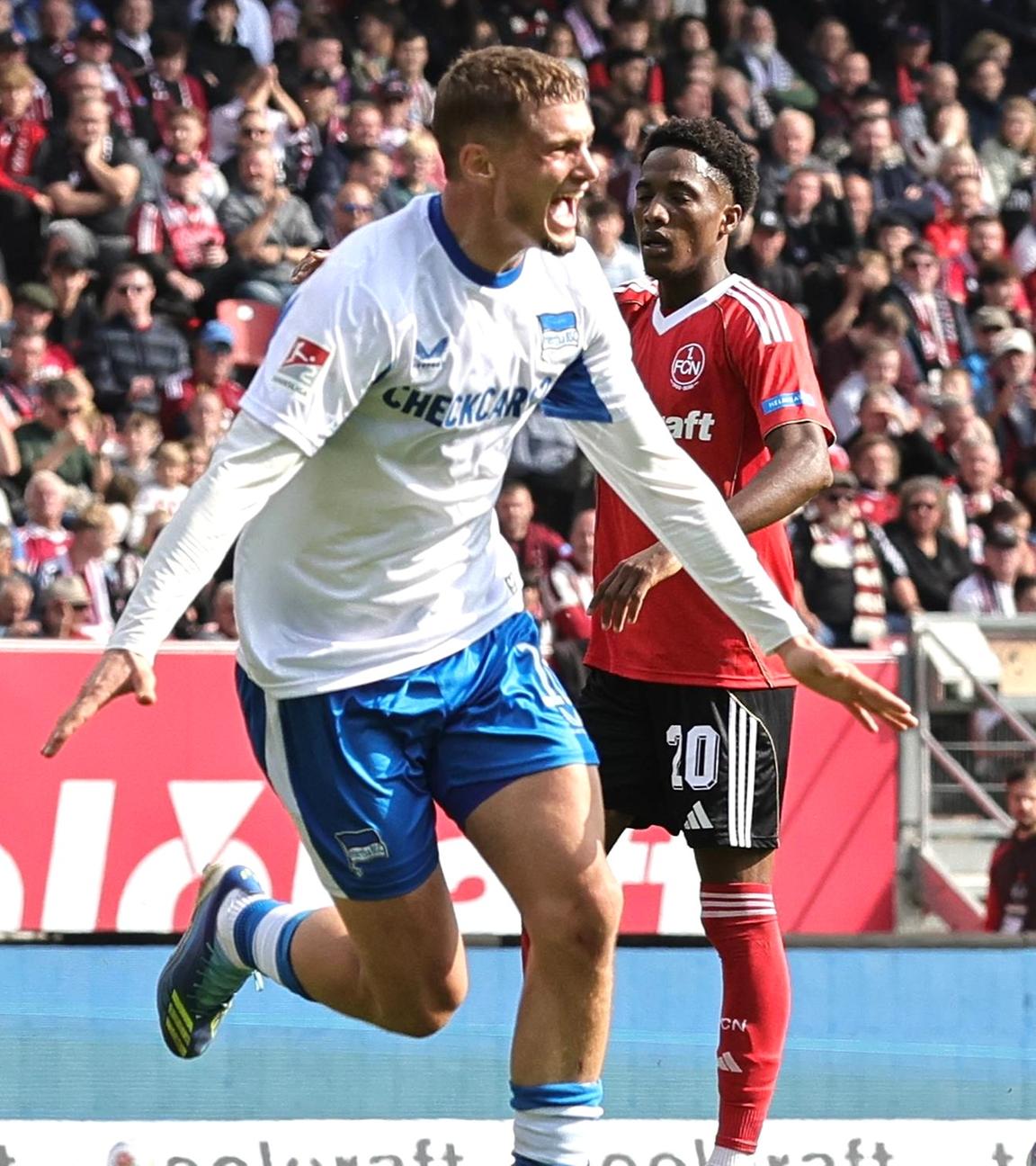 Torschütze Michael Cuisance jubelt nach seinem Tor zum 2:0 gegen den FC Nürnberg.