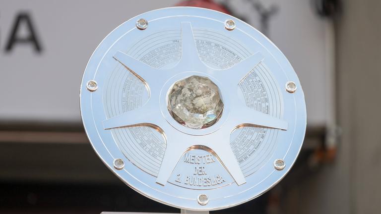 Meisterschale der 2. Fußball-Bundesliga