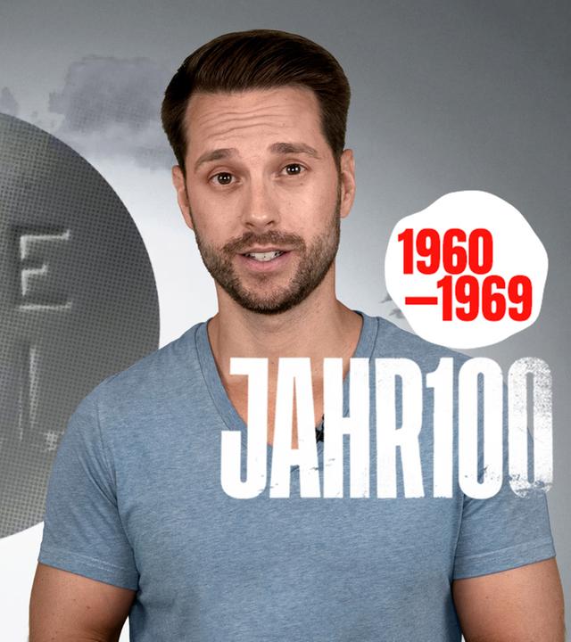 Mirko Drotschmann und ein riesiges Bild einer Anti-Baby-Pille