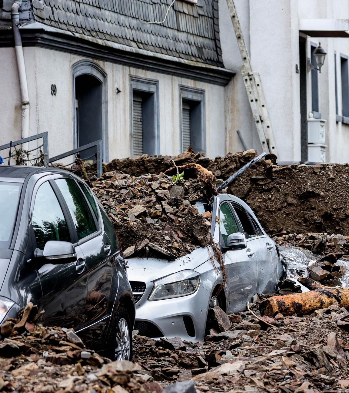 Archiv: Schäden durch Flut in Hagen, NRW 2021