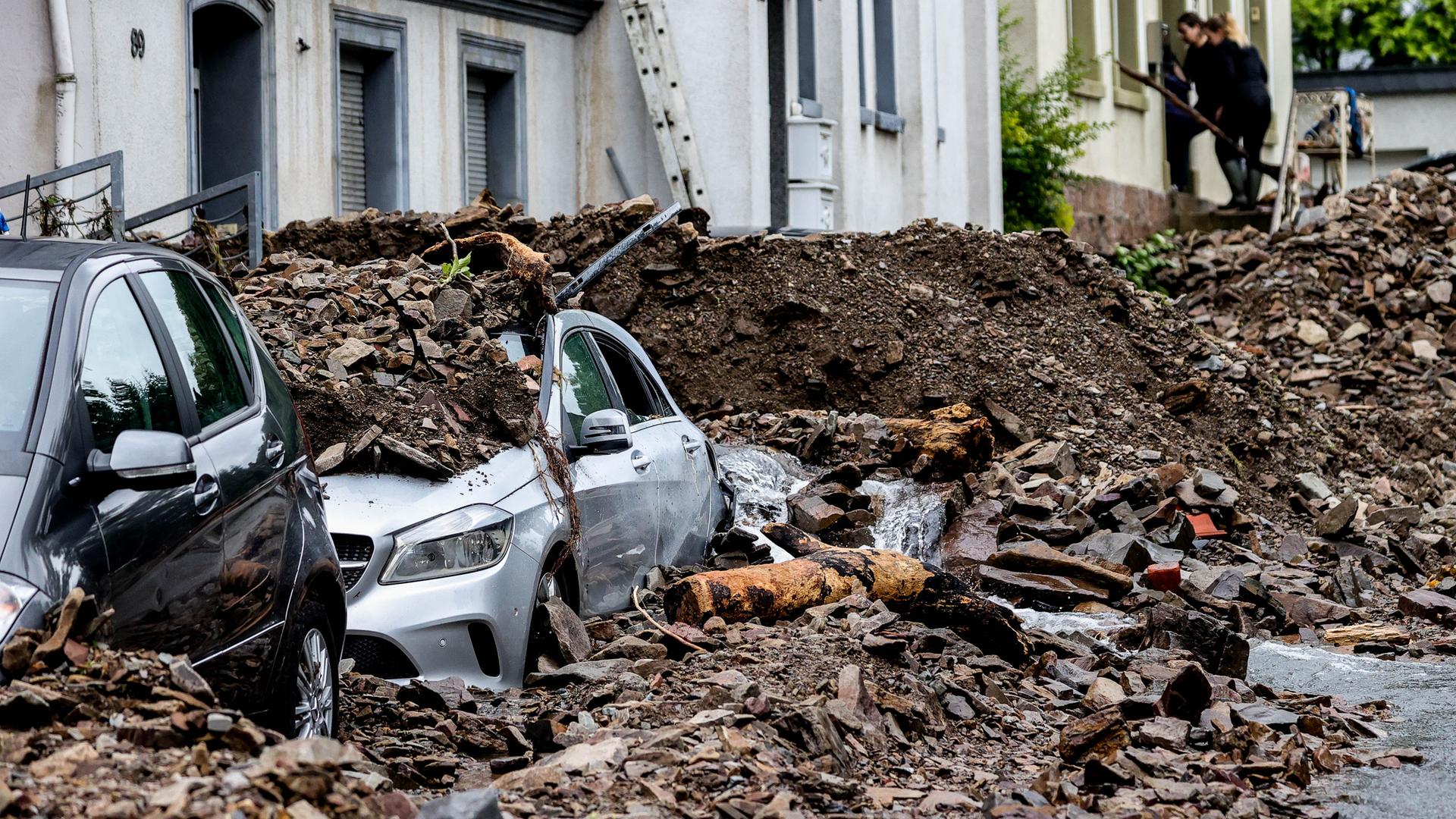 Archiv: Schäden durch Flut in Hagen, NRW 2021
