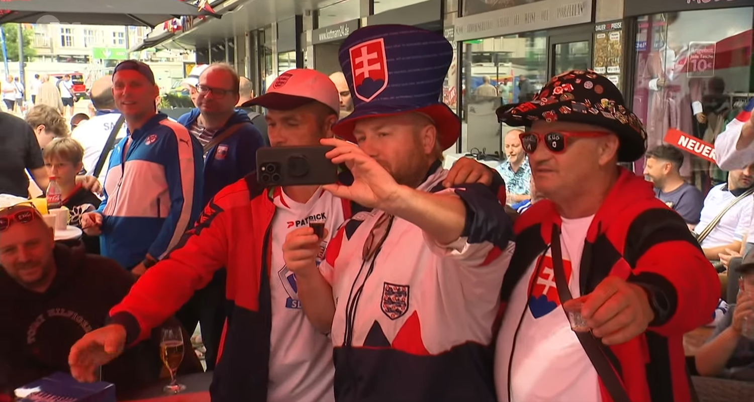 Bereits vor zwei Wochen spielte England bei der Fußball-EM in Geslenkirchen. Nicht nur Zugverspätungen fielen den Fans dabei negativ auf. Kann das in Deutschland Debatten anstoßen?