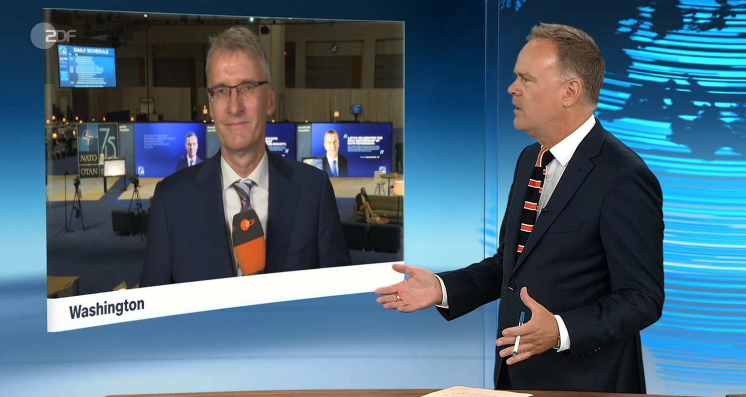 Christian Sievers im Schaltgespräch mit ZDF-Korrespondent Elmar Theveßen.