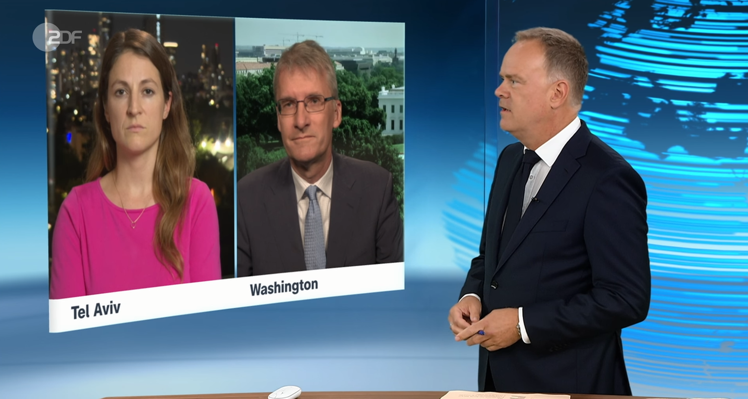 Christian Sievers im Schaltgespräch mit Alica Jung und Elmar Theveßen