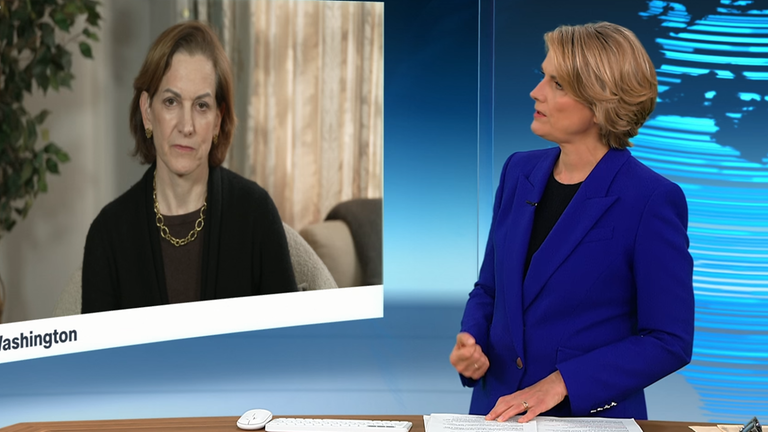 Die USA seien zwar "immer noch eine Demokratie", aber Trump und sein Team würden versuchen, die Regeln des politischen Systems zu ändern, sagt die Historikerin Anne Applebaum.