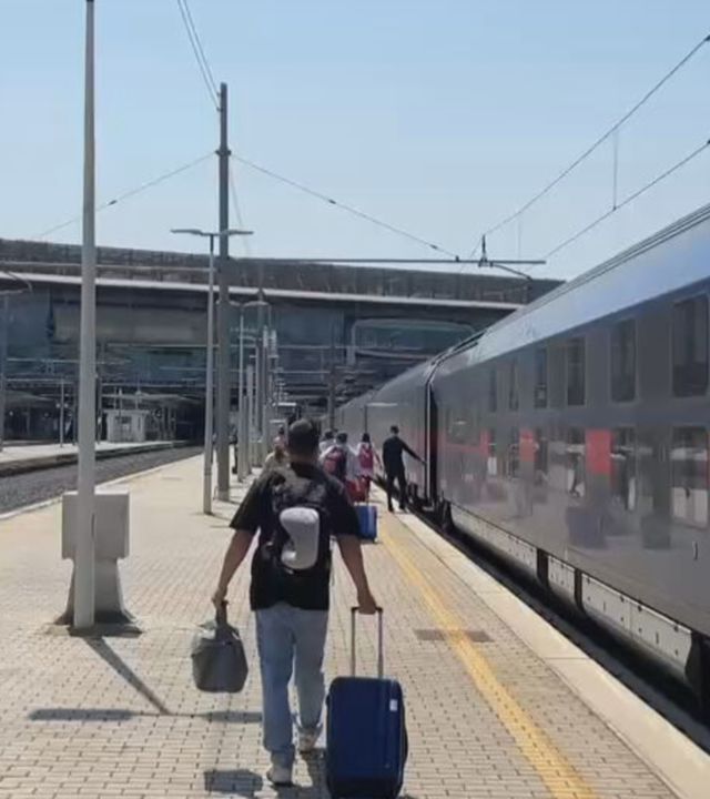 Nachtzug im Bahnhof in Rom 
