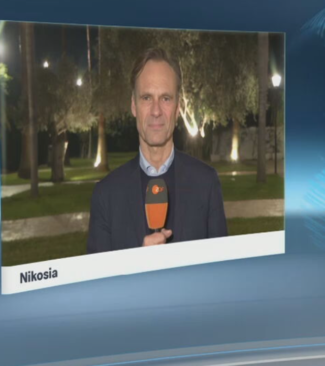 Schaltgespräch zwischen dem Moderator Christoph Wiesel Lance und dem Korrespondenten Wulf Schmiese