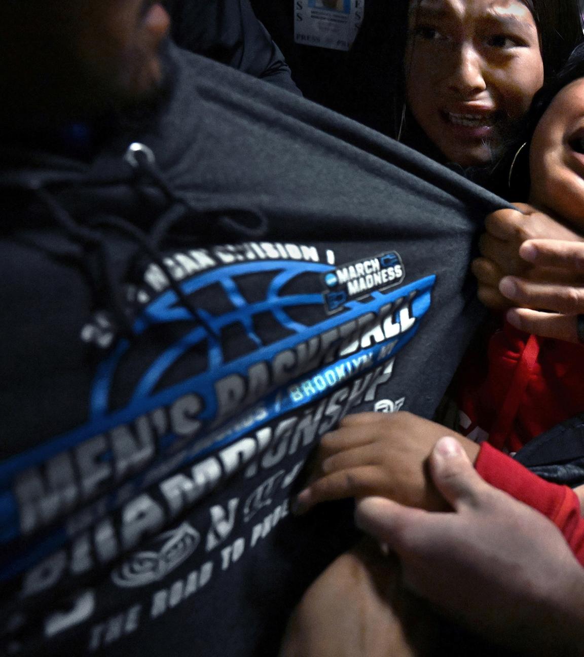 Separated by ICE von Carol Guzy, United States, ZUMA Press, iWitness, for Miami Herald