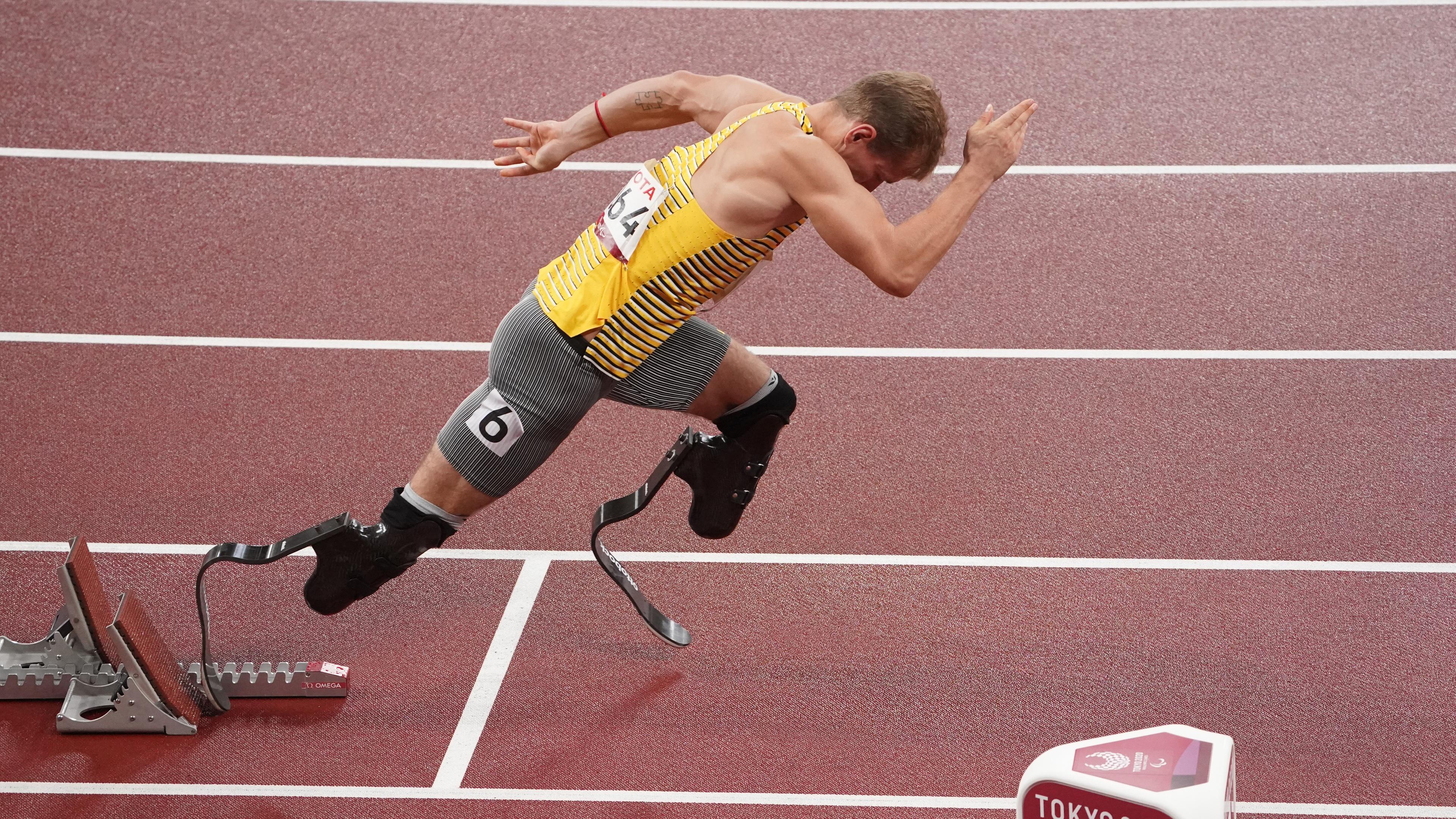 03.09.2021, Tokio, Der spätere Goldmedaillengewinner Johannes Floors startet im Sprint.