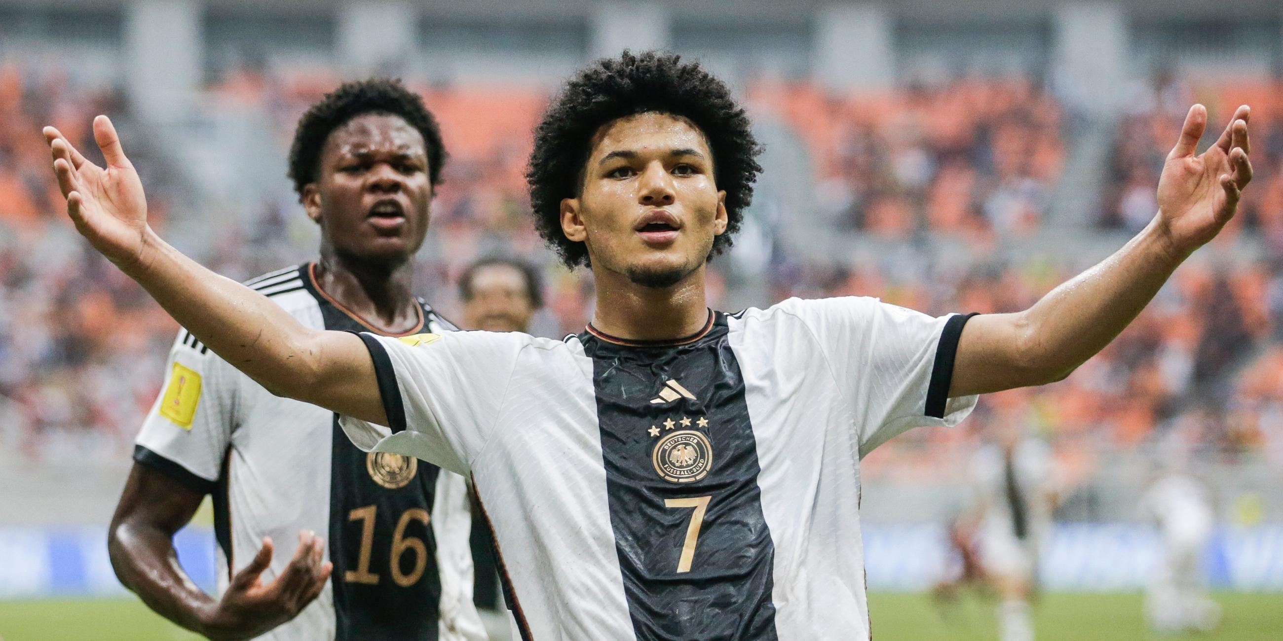Paris Brunner schießt die deutsche U17 ins Halbfinale der WM in Indonesien.