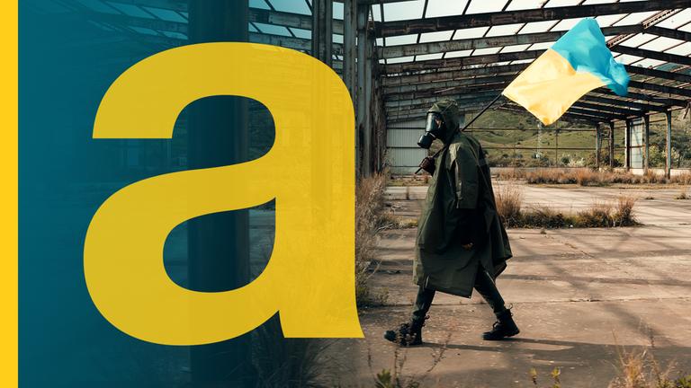 Mnesch mit Ukraine Flagge