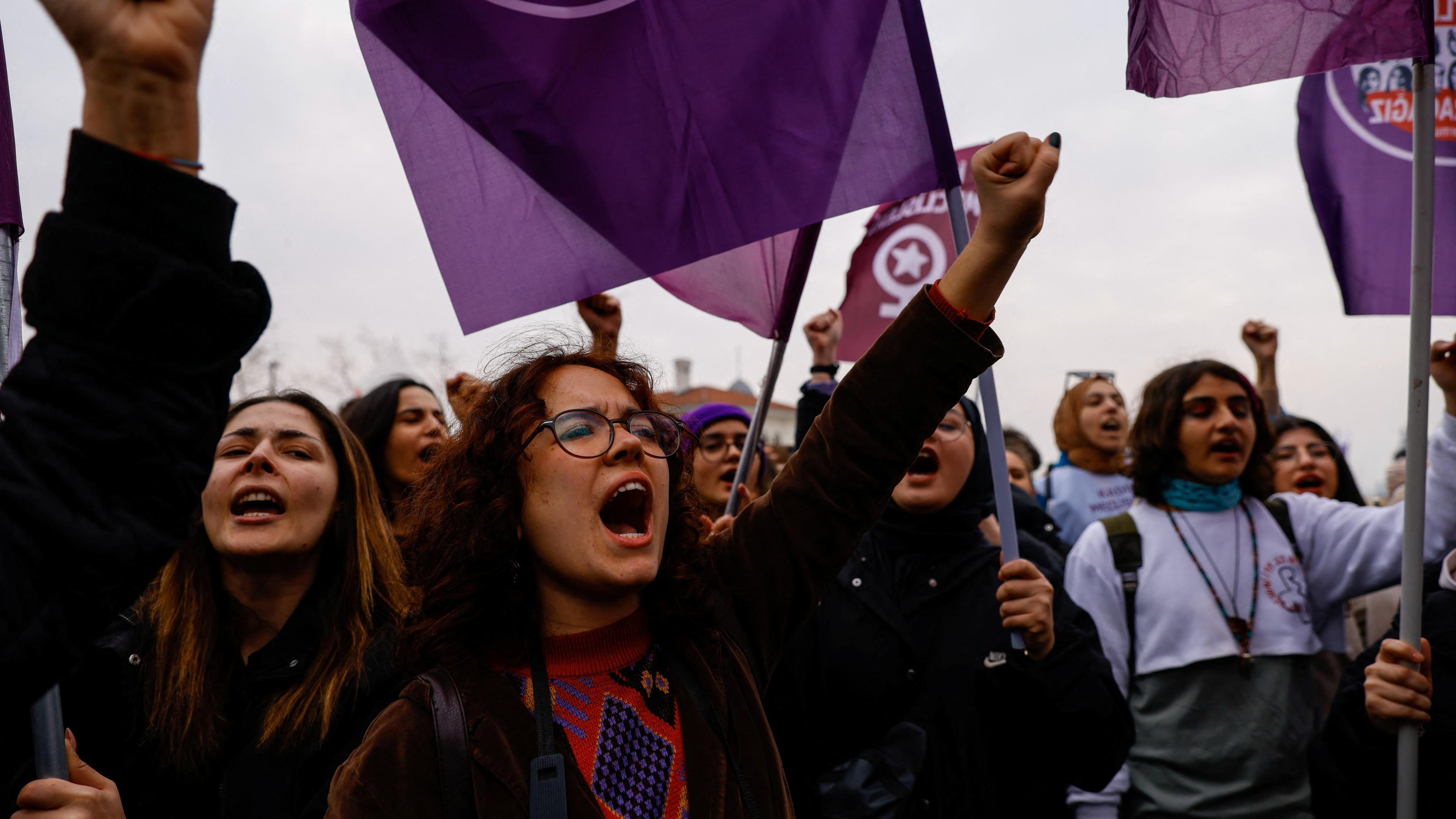 Protestierende Frauen
