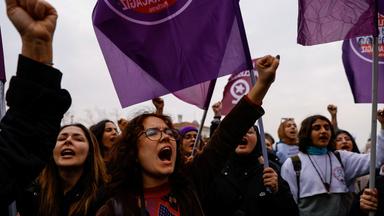 Protestierende Frauen