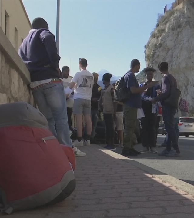 Flüchtlinge auf ihrem Weg. 