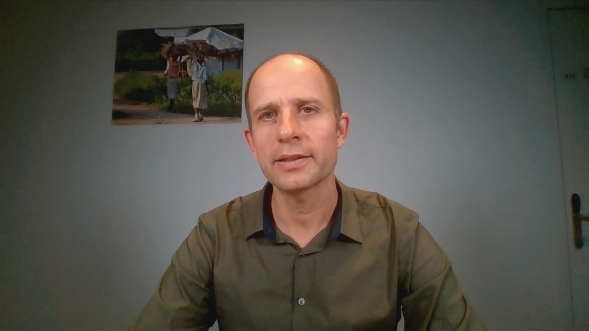 Christian Katzer, Geschäftsführer von Ärzte ohne Grenzen im Gespräch mit Antje Pieper