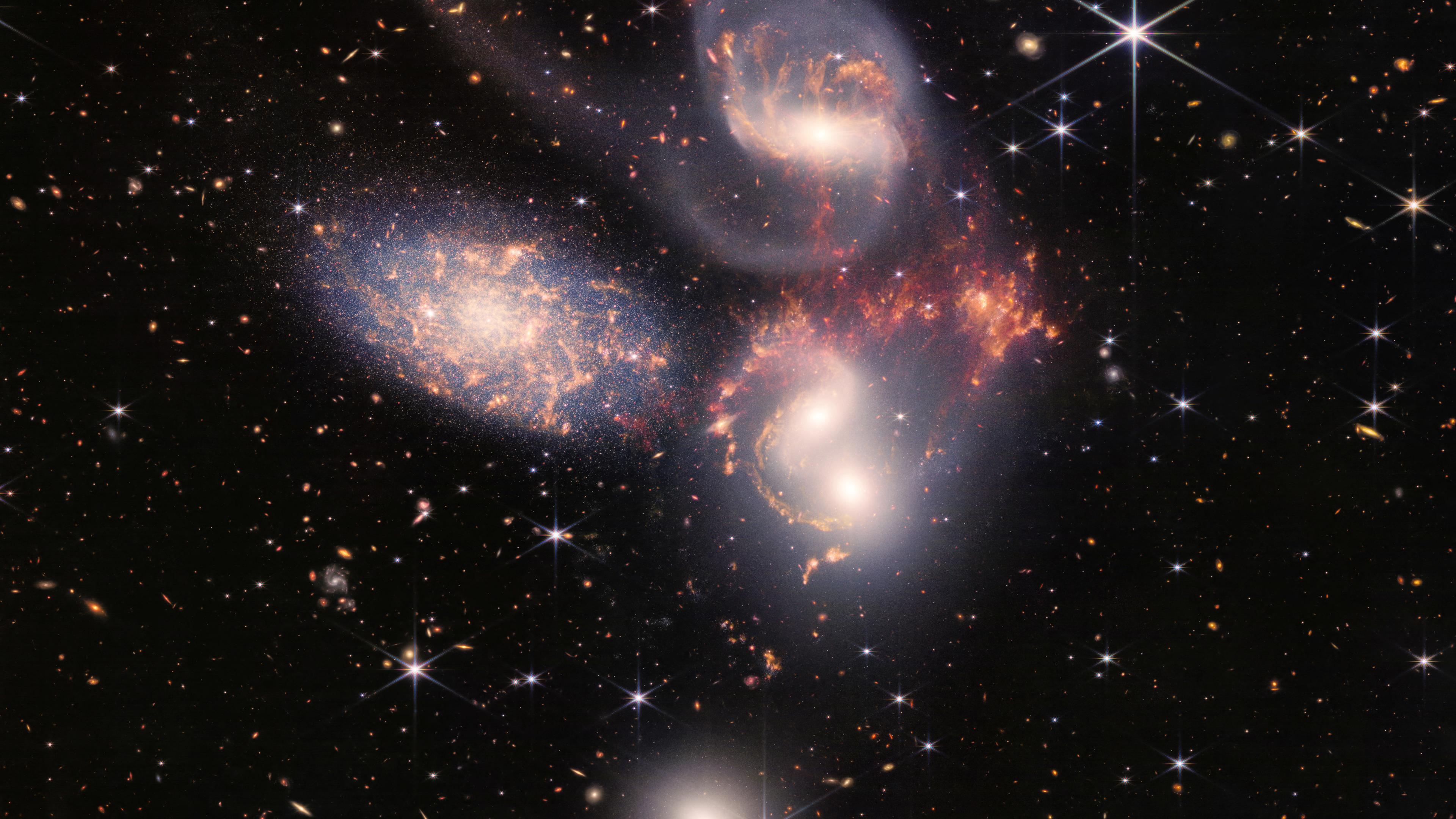 Universum: Aufnahmen von Galaxien mit dem James Webb Teleskop