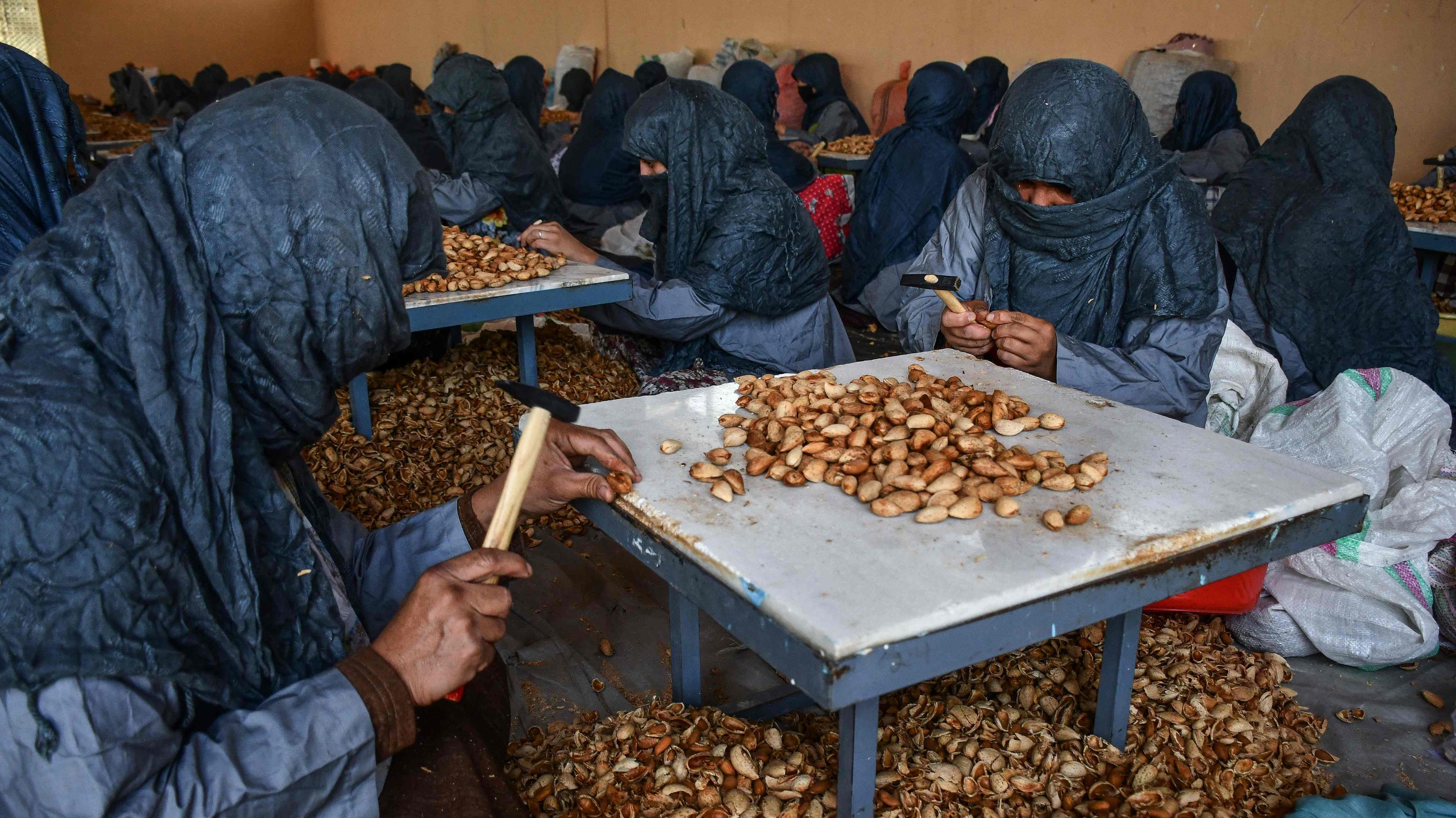 AFGHANISTAN-ECONOMY-WOMEN