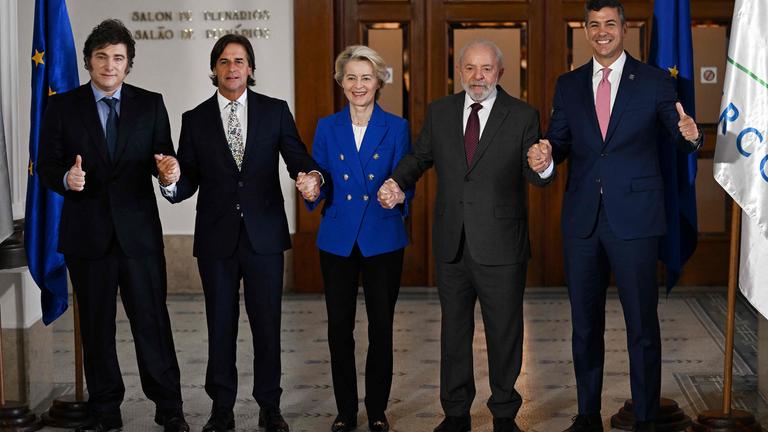TOPSHOT-URUGUAY-MERCOSUR-SUMMIT
