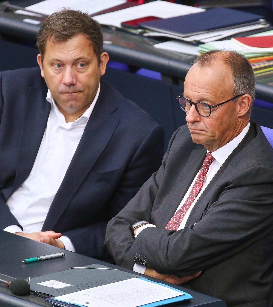 24. Bundestagssitzung, Haushaltswoche: Finanzminister Lars Klingbeil und Bundeskanzler Friedrich Merz