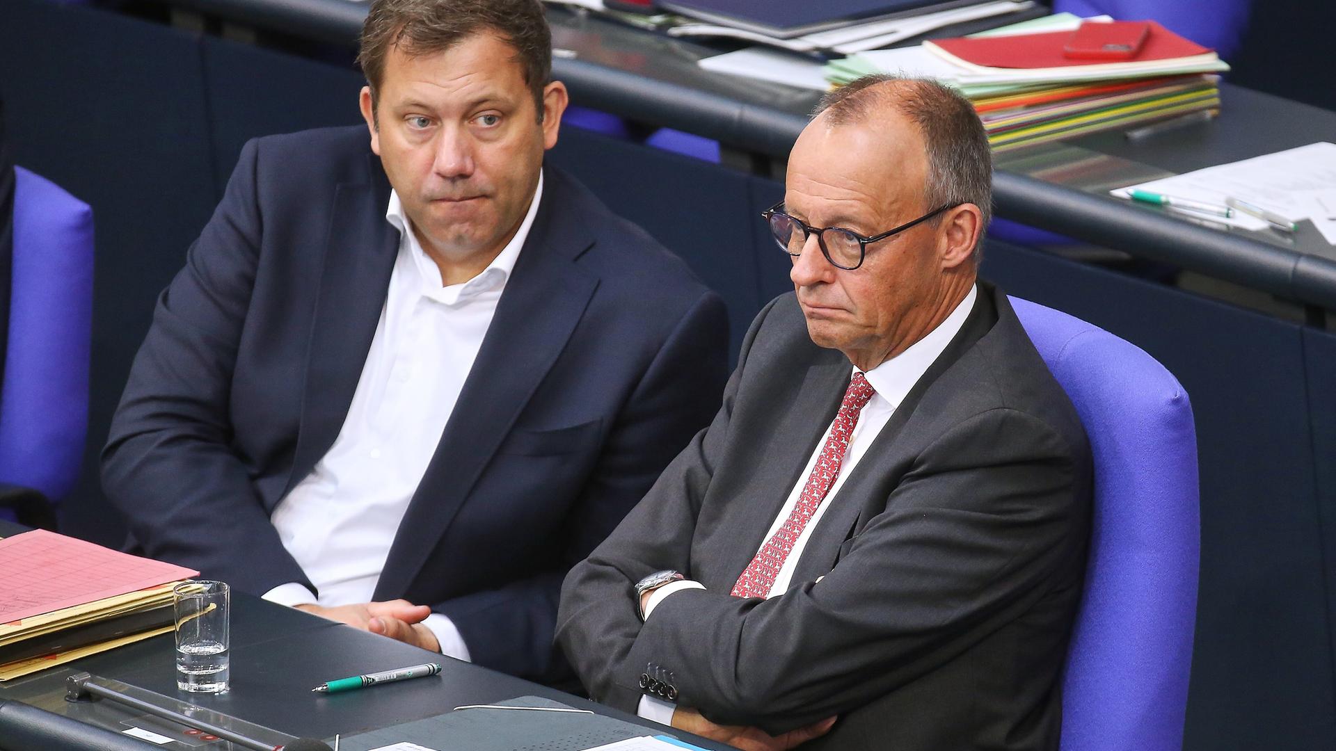 24. Bundestagssitzung, Haushaltswoche: Finanzminister Lars Klingbeil und Bundeskanzler Friedrich Merz