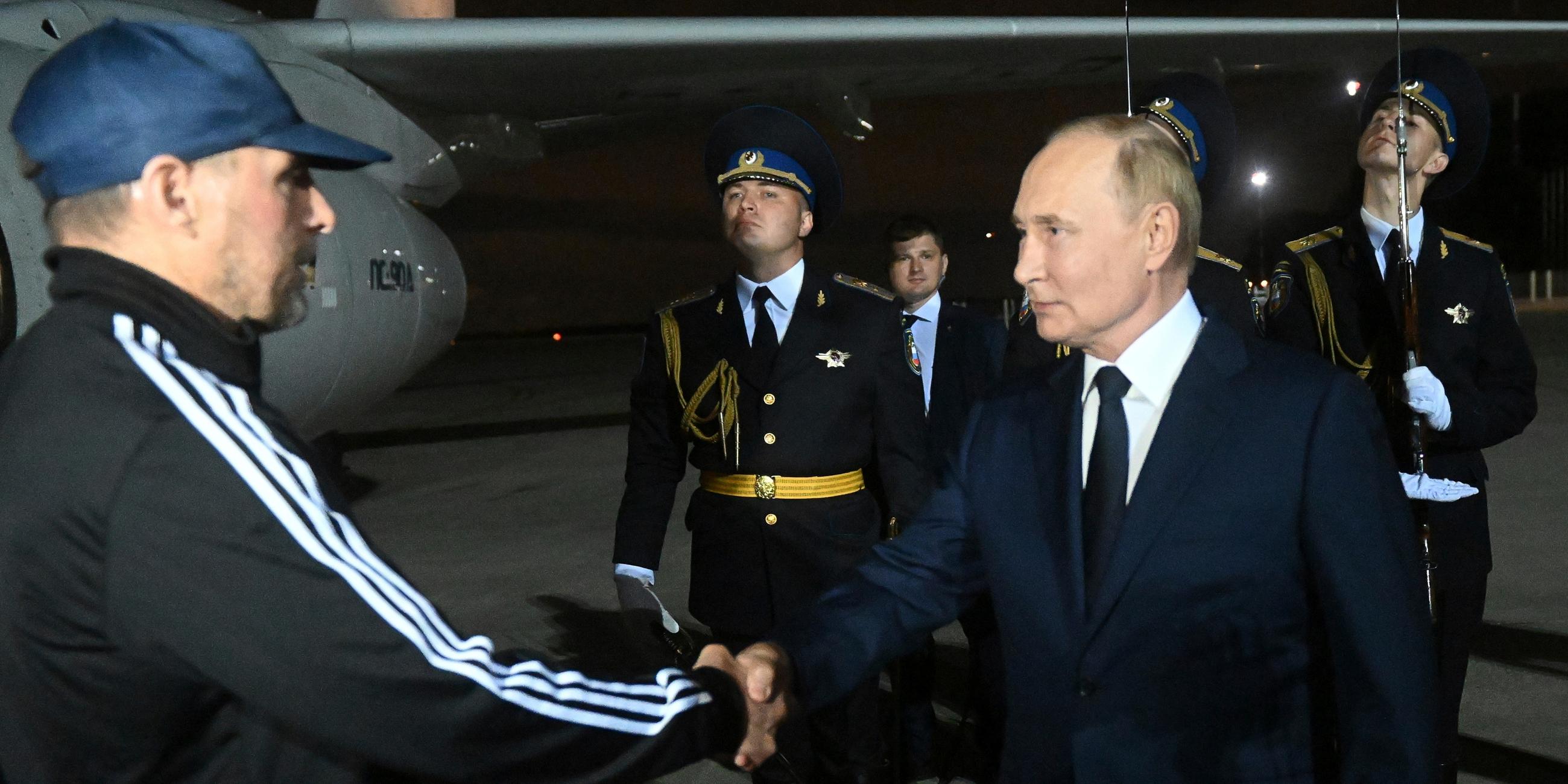 Gefangenenaustausch - russische Gefangene kommen in Moskau an