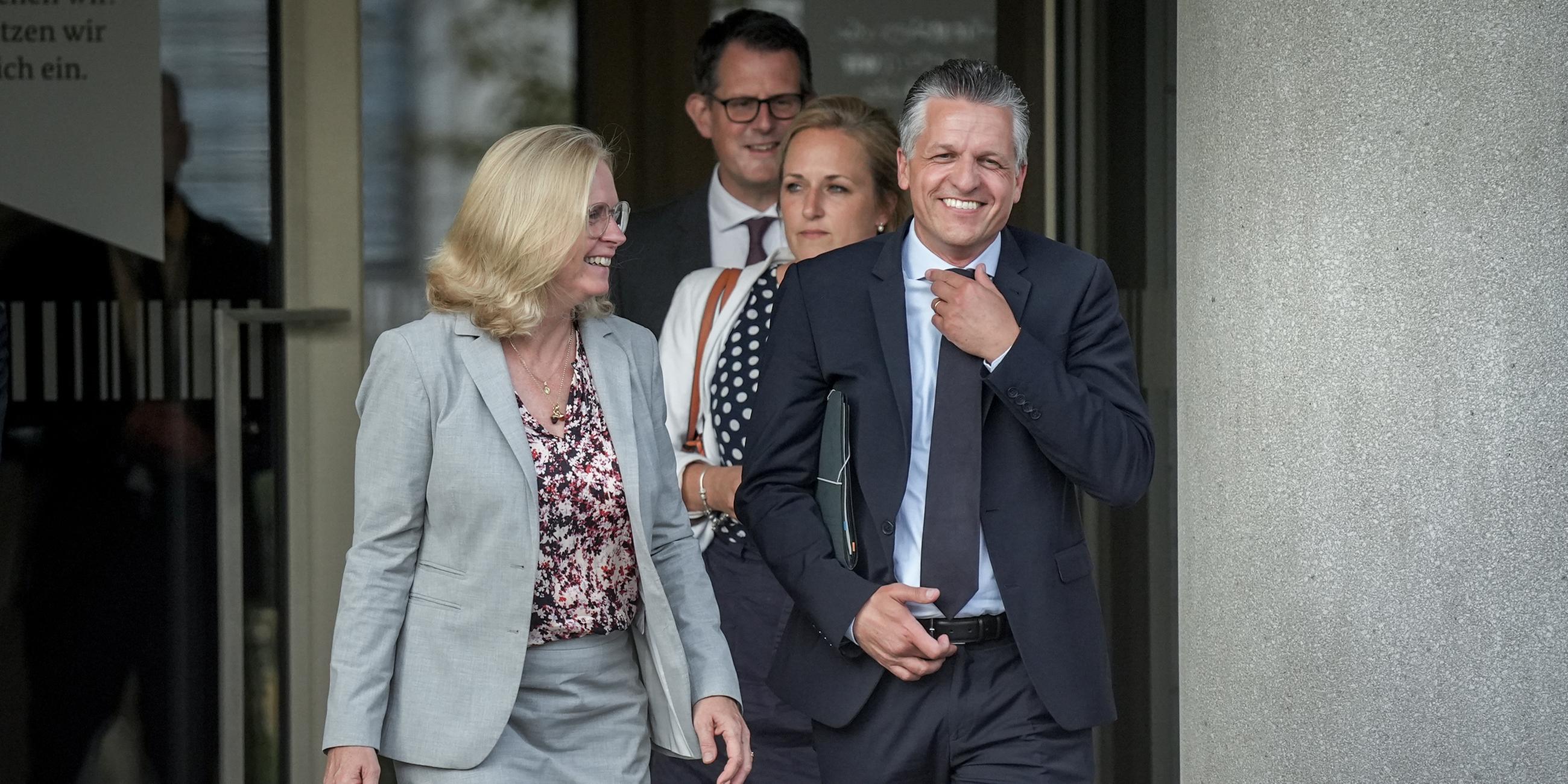 03.09.2024, Berlin: Thorsten Frei (CDU), Erster Parlamentarischer Geschäftsführer der CDU/CSU-Bundestagsfraktion, und Andrea Lindholz (CSU), kommen aus dem Bundesministerium des Innern und für Heimat ein Pressestatement.