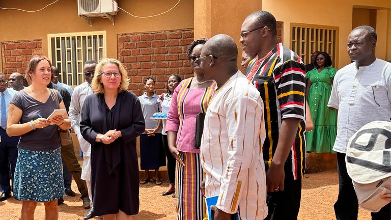 Entwicklungsministerin Schulze in Westafrika