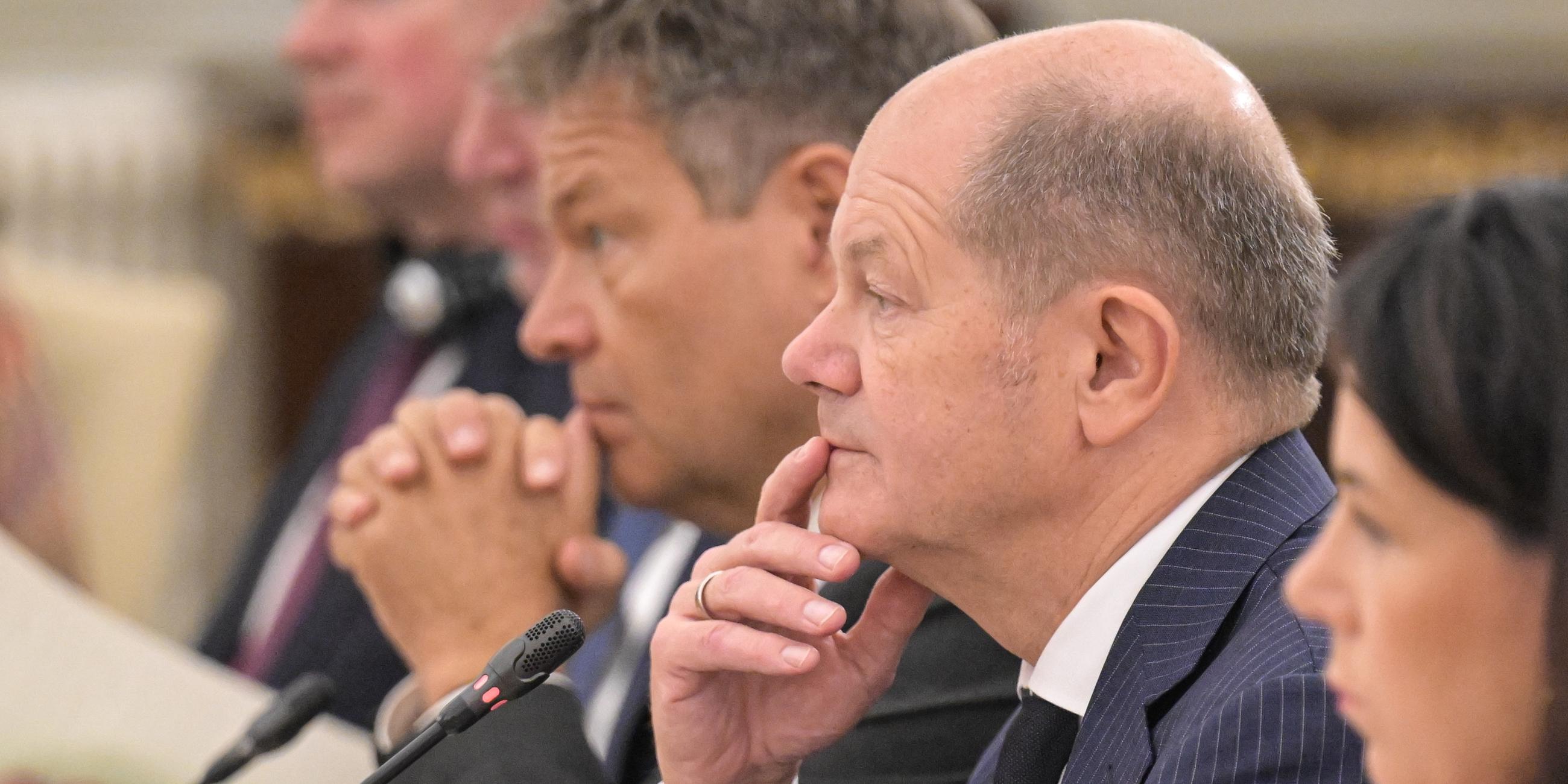 Habeck, Scholz und Baerbock nehmen an der Deutsch-Indischen Regierungskonsultationen in Neu Delhi teil