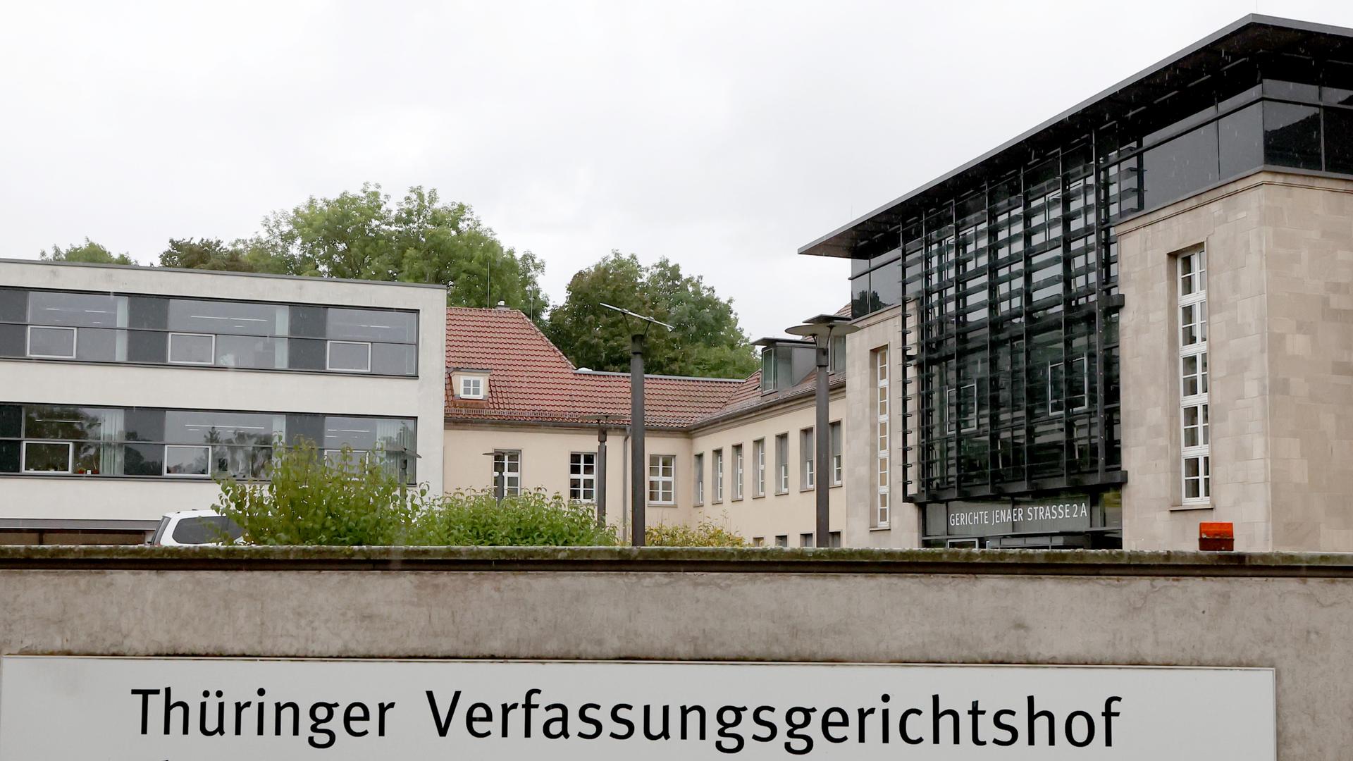 Der Thüringer Verfassungsgerichtshof. Auf Antrag der CDU-Fraktion des Thüringer Landtages wird hier über die weitere Verfahrensweise zur Konstituierung des Parlamentes entschieden.