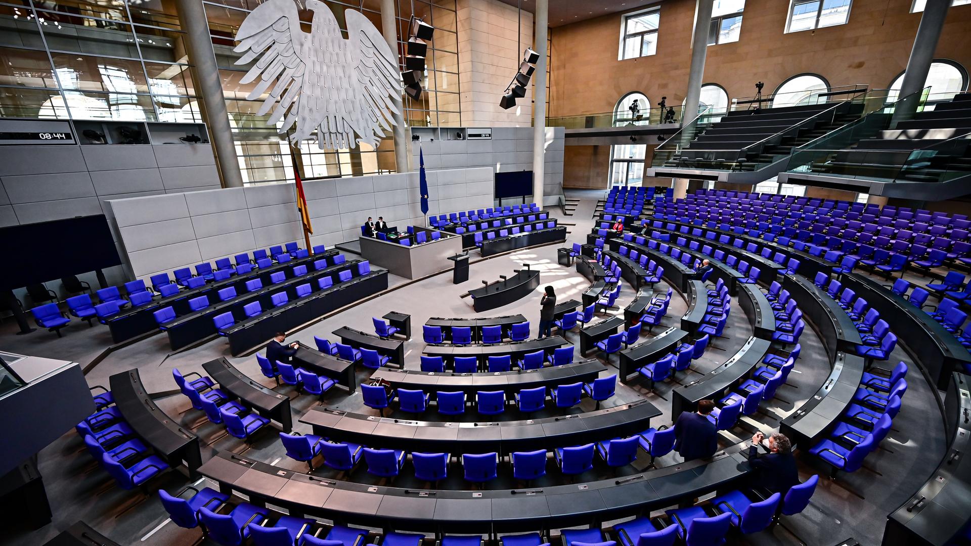 Merz Scholz Wahlkampf leerer Bundestga