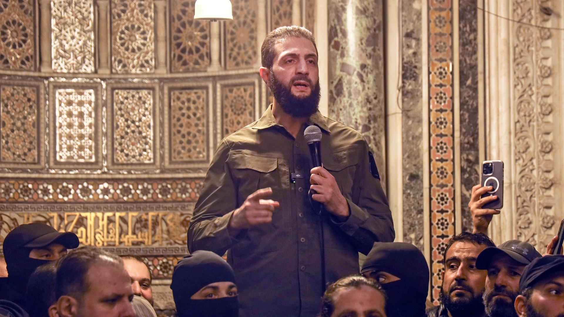Abu Mohammed al-Dschulani spricht in der Umayyaden-Moschee