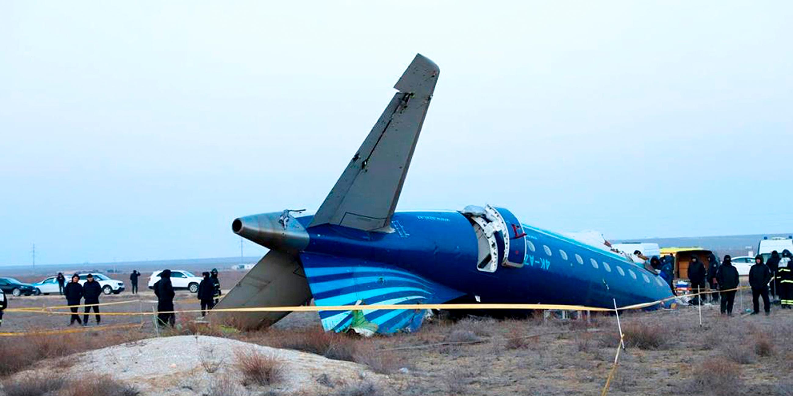 Nach dem Absturz von Passagierflugzeug in Kasachstan