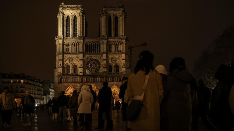 Notre Dame Symbolbild Lichtblicke 2024