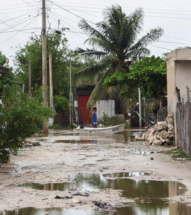 Hurricane Milton advances past Mexico's Yucatan Peninsula on its way to Florida