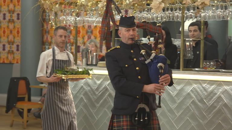 Haggis und Dudelsackspiele am Burns Day