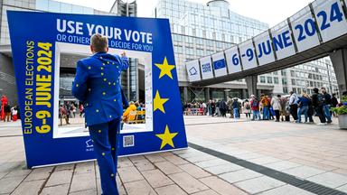 Auf dem Bild ist ein Aufruf zur EU-Wahl 2024 zu sehen.