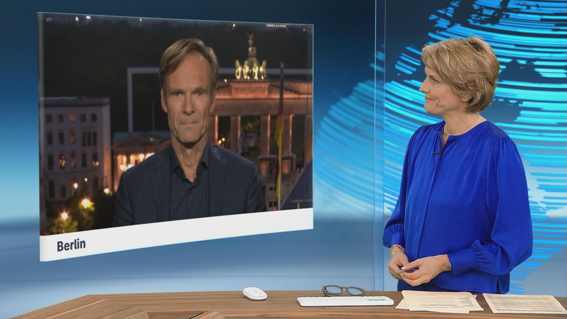 Marietta Slomka im Gespräch mit Wulf Schmiese
