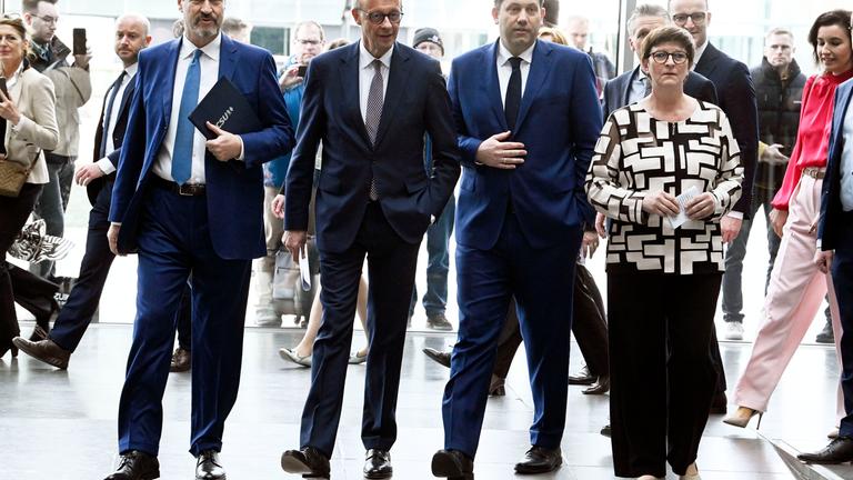 Koalitionsverhandlungen in Berlin: Gemeinsame Pk von CDU, CSU und SPD zur Vorstellung des Koalitionsvertrages